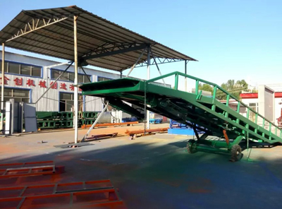 移動(dòng)式登車橋 移動(dòng)式登車橋