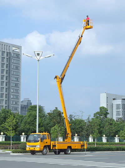 液壓升降機(jī)-車(chē)載折臂式 液壓升降機(jī)-車(chē)載折臂式