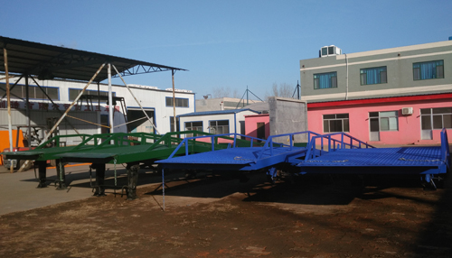 移動登車橋 移動登車橋