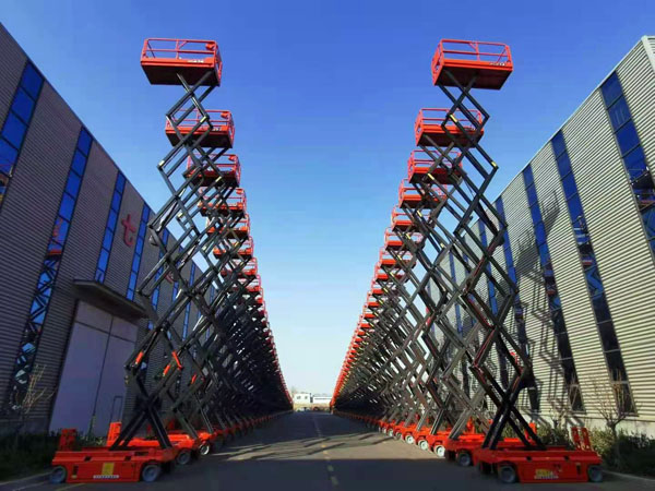 自行走液壓升降機 (5).jpg 自行走液壓升降機 (5).jpg