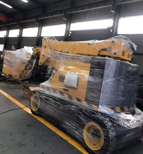 自行式曲臂高空作業(yè)平臺 自行式曲臂高空作業(yè)平臺