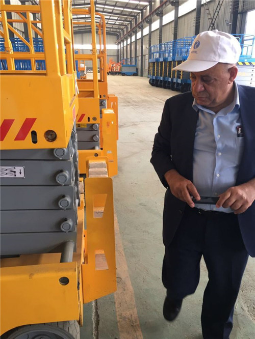 液壓升降平臺(tái) 液壓升降平臺(tái)