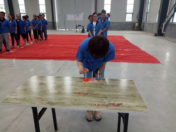 移動(dòng)剪叉液壓升降機(jī) 移動(dòng)剪叉液壓升降機(jī)