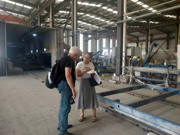 液壓升降平臺(tái)噴塑車間 液壓升降平臺(tái)噴塑車間