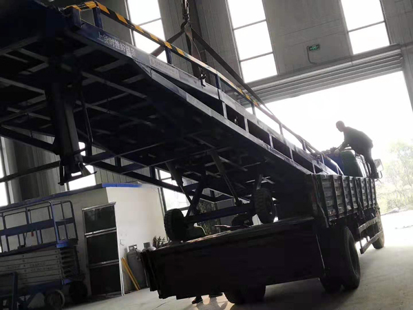 液壓登車(chē)橋廠家 液壓登車(chē)橋廠家
