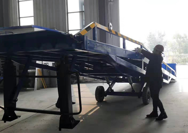 液壓登車(chē)橋 液壓登車(chē)橋