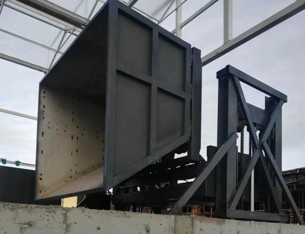 料斗翻轉(zhuǎn)液壓升降機 料斗翻轉(zhuǎn)液壓升降機